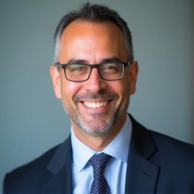 Retrato profesional de Carlos Ruiz